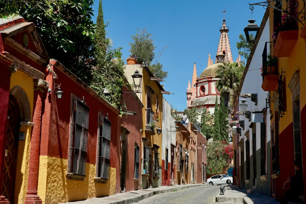 Why Do Many Retirees Choose Mexico?