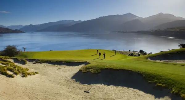 Best Retirement Countries for Golf Enthusiasts: Where to Go?